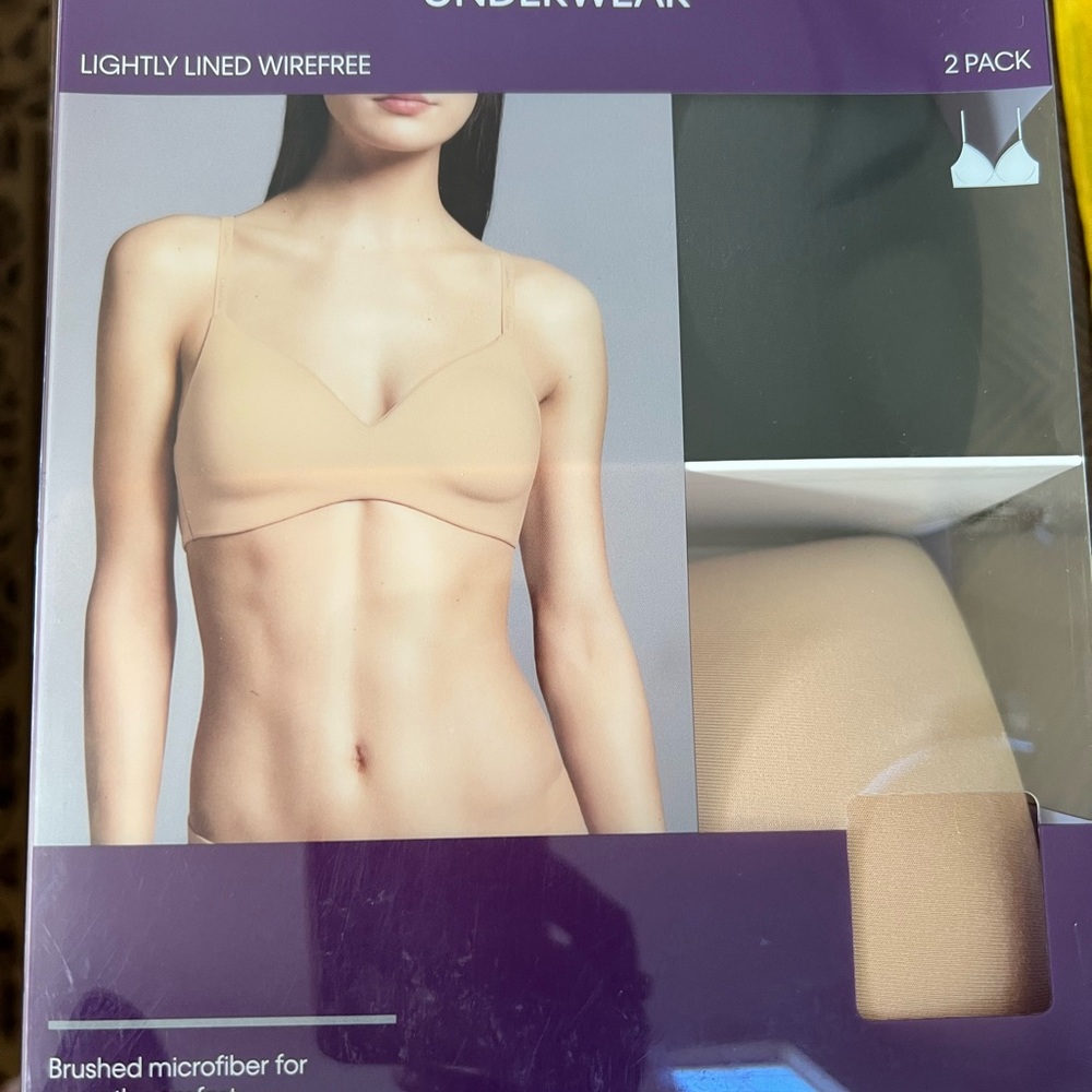 ⭐️ Firm Price ⭐️ New in box Calvin Klein lightly padded XL bras